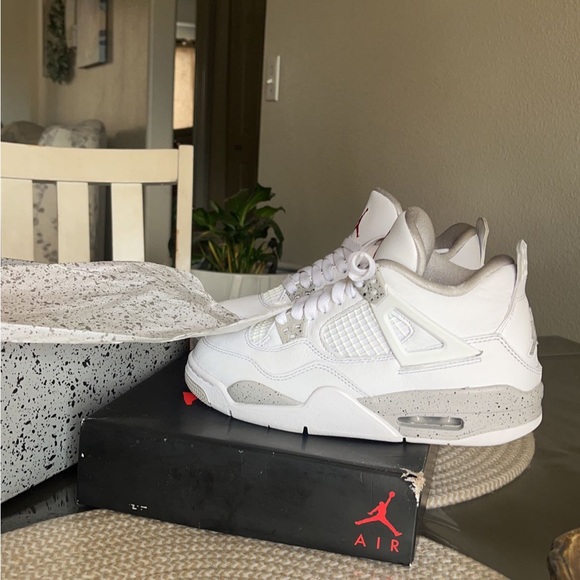 Nike Air Jordan 4s Oreo Size 5 in men